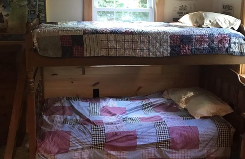 Bridgewater House | Cozy Cottage on Whittemore Point, Newfound Lake, NH