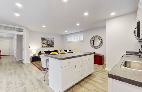Anacortes Cottage | Cozy cottage, outdoor space & convenient location