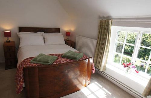 Wisbech House | Cozy cottage overlooking fields, Upwell