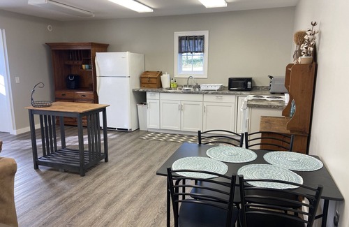 Grant Cottage | Cozy Cottage, Quiet and Peaceful, Minutes from Lake Guntersville