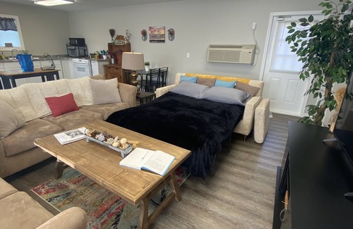 Grant Cottage | Cozy Cottage, Quiet and Peaceful, Minutes from Lake Guntersville