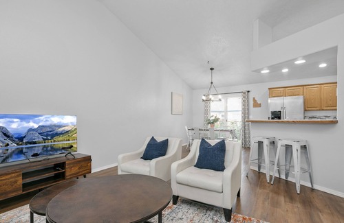 Nampa House | Cozy Cottage: relaxing retreat, pet and family friendly