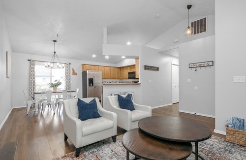 Nampa House | Cozy Cottage: relaxing retreat, pet and family friendly
