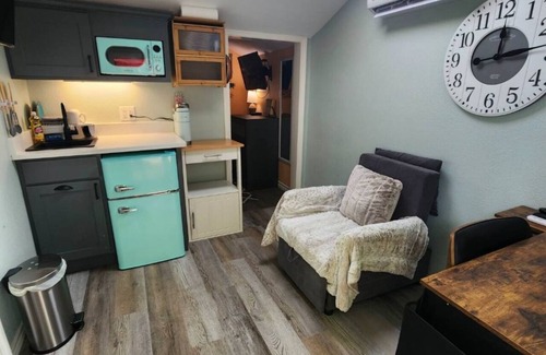 North San Antonio - SAT House | Cozy Cottage Retreat in San Antonio