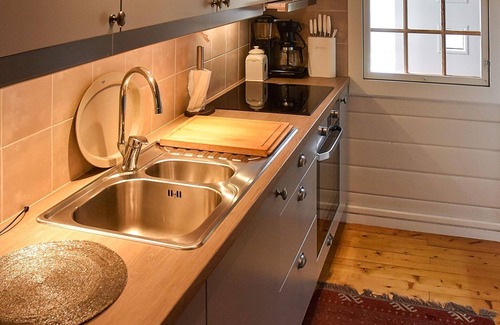 Frei House | Cozy Cottage Retreat in Trend-By Traum