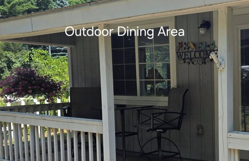Le Roy Cottage | Cozy Cottage Retreat, in Leroy, with access to all sports Rose Lake