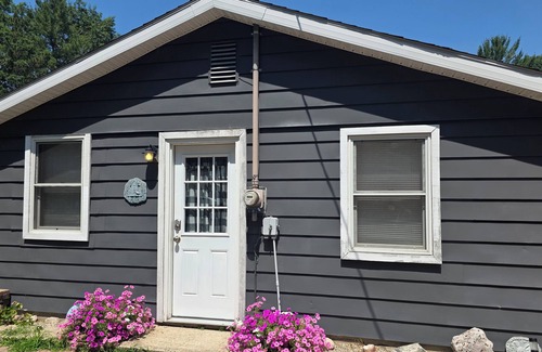 Le Roy Cottage | Cozy Cottage Retreat, in Leroy, with access to all sports Rose Lake