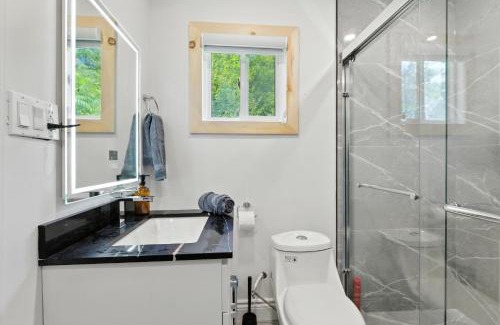 Hastings Highlands House | Cozy Cottage Retreat Private 2 Acres, Near Lake