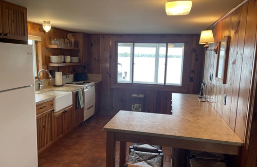 Whitmore Lake Cottage | Cozy Cottage Right on Whitmore Lake