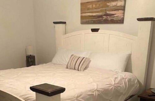 East Biloxi Apartment | Cozy cottage short drive from MS beaches and casinos!