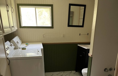 Malagash Cottage | Cozy cottage steps to Fisherman’s wharf. 5 min to Blue Sea Beach