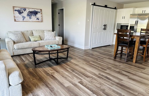 Campbellsville House | Cozy Cottage