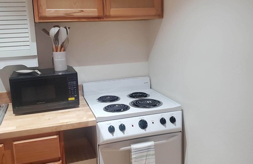 East Richmond Bed & Breakfast | Cozy Cottage