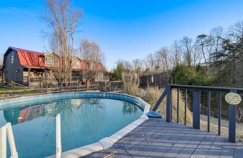 Kodak Cottage | Cozy Cottage w/Pool Btwn Knoxville & Pigeon Forge
