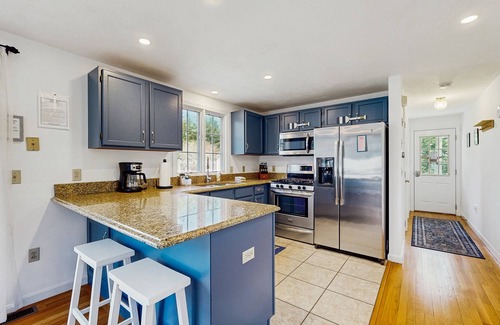 Yarmouth Port House | Cozy cottage w/game room & yard: close to beaches & entertainment