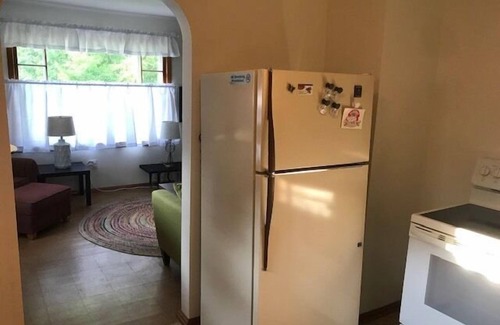 Geneva-on-the-Lake Cottage | Cozy Cottage w/Patio, Large Backyard, Close to Lake, Township Park & the Strip!
