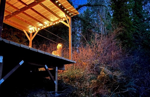 Port Moody Cottage | Cozy Cottage w. Ping Pong Table