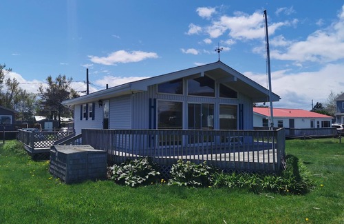Grand Barachois Cottage | Cozy cottage with private beach access. Family and pet friendly!