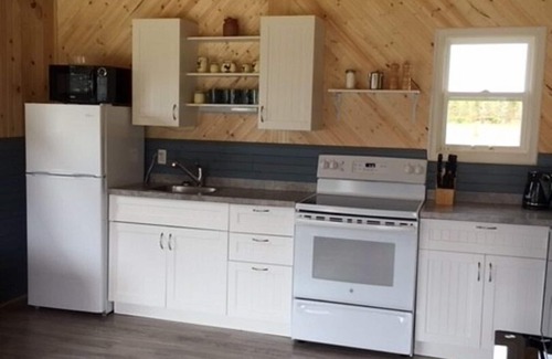 Tryon House | Cozy Cottage With Lots of Updates and new Appliences