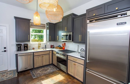 Ono Island House | Cozy cottage with a bohemian flare. Pet friendly!