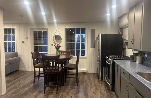 Harbourville Cottage | Cozy cottage with a hot tub on the bay of fundy