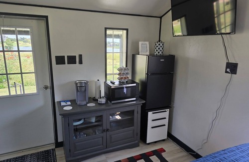 La Grange Cottage | Cozy Cottage With a View in La Grange