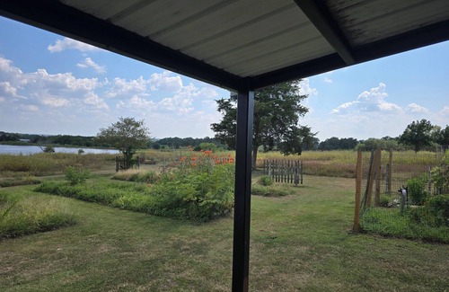 La Grange Cottage | Cozy Cottage With a View in La Grange