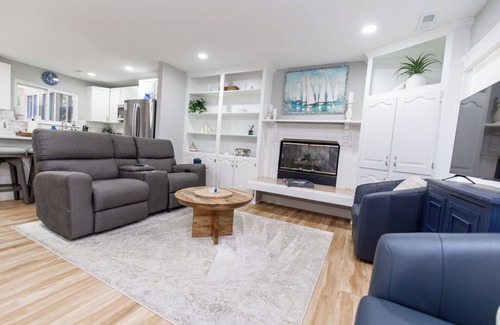 Annapolis House | Cozy Cottage with Beach Access