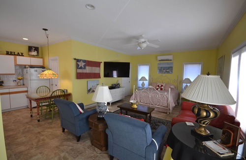 Northport House | Cozy cottage with beautiful Sandy Beachfront on Lake Michigan, Sunsets! A/C.