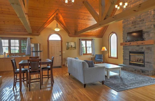 Millersburg Cottage | Cozy Cottage With Fireplace, Seasonal Pool/Hot Tub