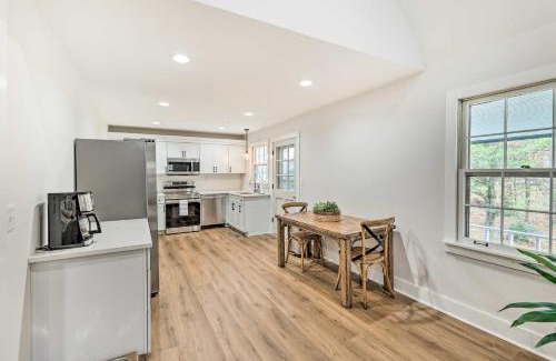 Estill Springs House | Cozy Cottage with Fireplace and Private Yard