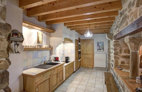 Montarcher Cottage | Cozy cottage with garden, fireplace, and wifi in Montarcher