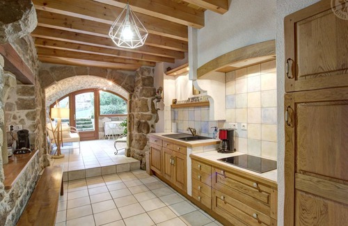 Montarcher Cottage | Cozy cottage with garden, fireplace, and wifi in Montarcher
