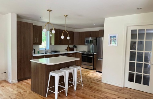 Saint Come Cottage | Cozy cottage with jacuzzi and access to lake