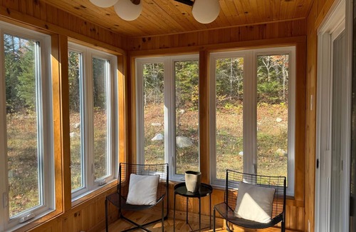 Saint Come Cottage | Cozy cottage with jacuzzi and access to lake
