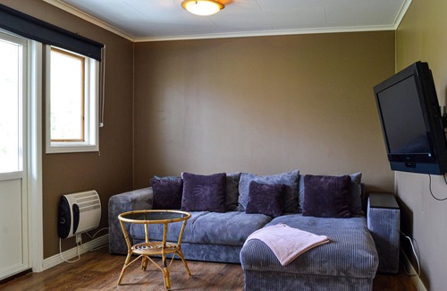 Surahammar House | Cozy cottage with lake view.