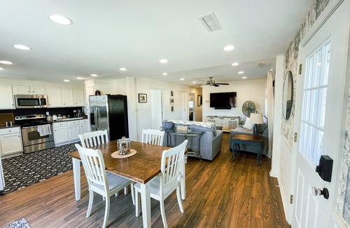 Cambridge Cottage | Cozy Cottage with Private Dock- Chesapeake Bay/Cambridge (Pet-Friendly)