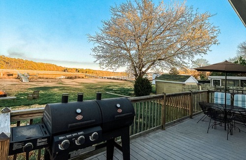Cambridge Cottage | Cozy Cottage with Private Dock- Chesapeake Bay/Cambridge (Pet-Friendly)
