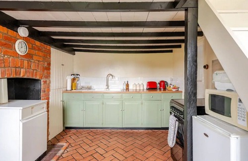 Great Tey Cottage | Cozy Cottage With Scenic Walks