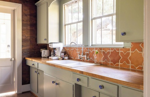 Burton House | Cozy Cottage with Scenic Outdoor & Fire Pit + Minutes From Round Top Shopping