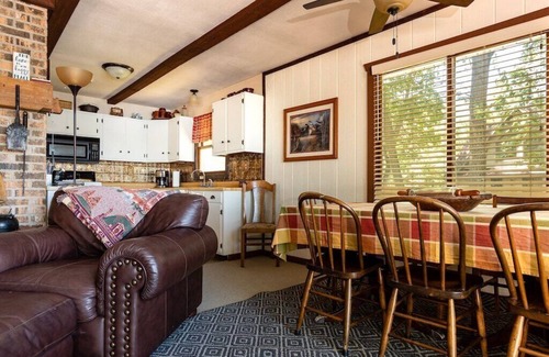 Wautoma Cabin | Cozy Cottage with so many amenities, on beautiful Little Hills Lake in Wautoma