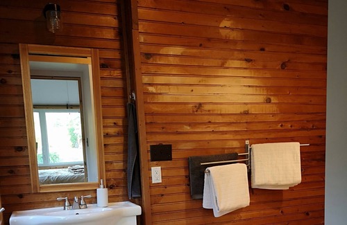 Brock Cottage | Cozy Cottage With Stunning Sunsets & Sandy Shallow Water to Swim and Play