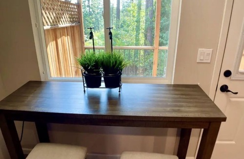 Cedar Ridge Cottage | Cozy cottage with 1 bedroom and WiFi, AC in enjoyable Grass Valley