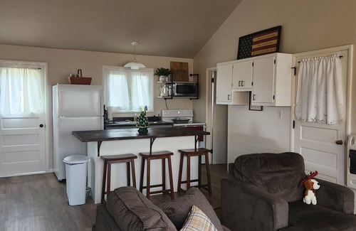 Celina Cottage | Cozy Cottage with water access, Newly remodeled