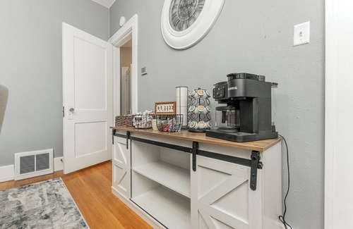 Sioux Falls House | Cozy Cottage Within Walking Distance to Avera Hospital