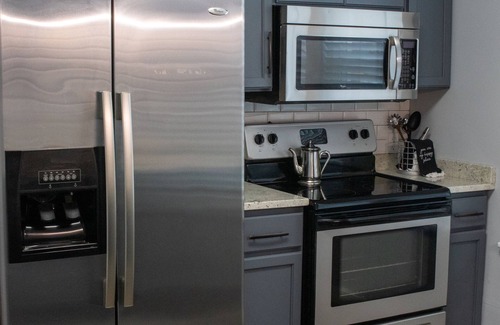 Bristol Cottage | Cozy Cottage within walking distance of downtown!
