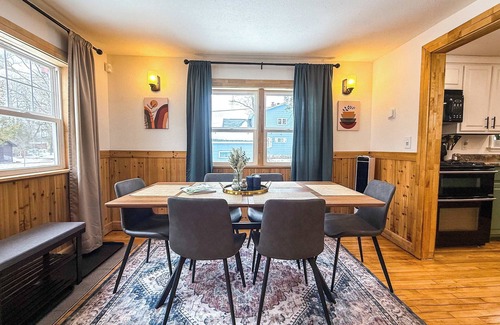 Ironwood House | Cozy Cottage ~ Your U.P Home Base!
