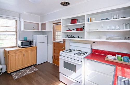 Lake Michigan Beach House | Cozy Cottages near Lake Sleeps 10 w KING BED, Great for large groups