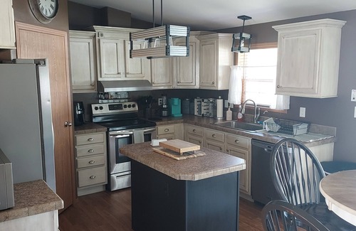 Scottsbluff House | Cozy country 3 bedroom 2 full baths fenced back yard animals welcome