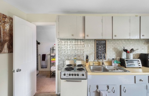 Nashville House | Cozy, Country Apartment
